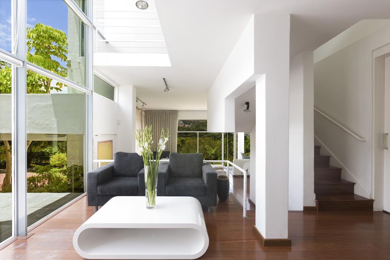 Cube Guest House Хаут Бей Екстериор снимка