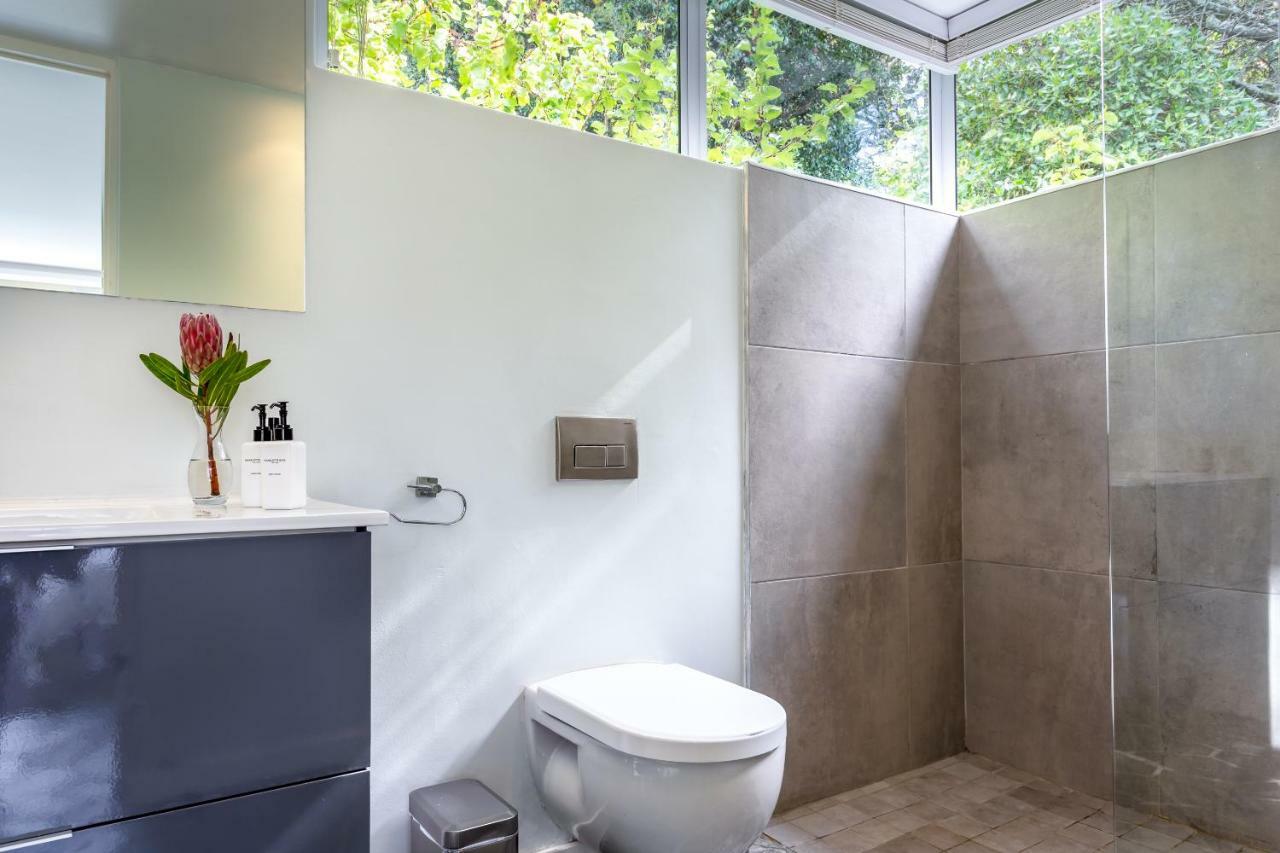 Cube Guest House Хаут Бей Екстериор снимка