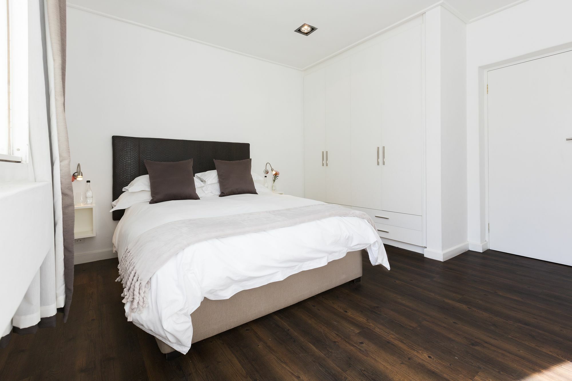 Cube Guest House Хаут Бей Екстериор снимка