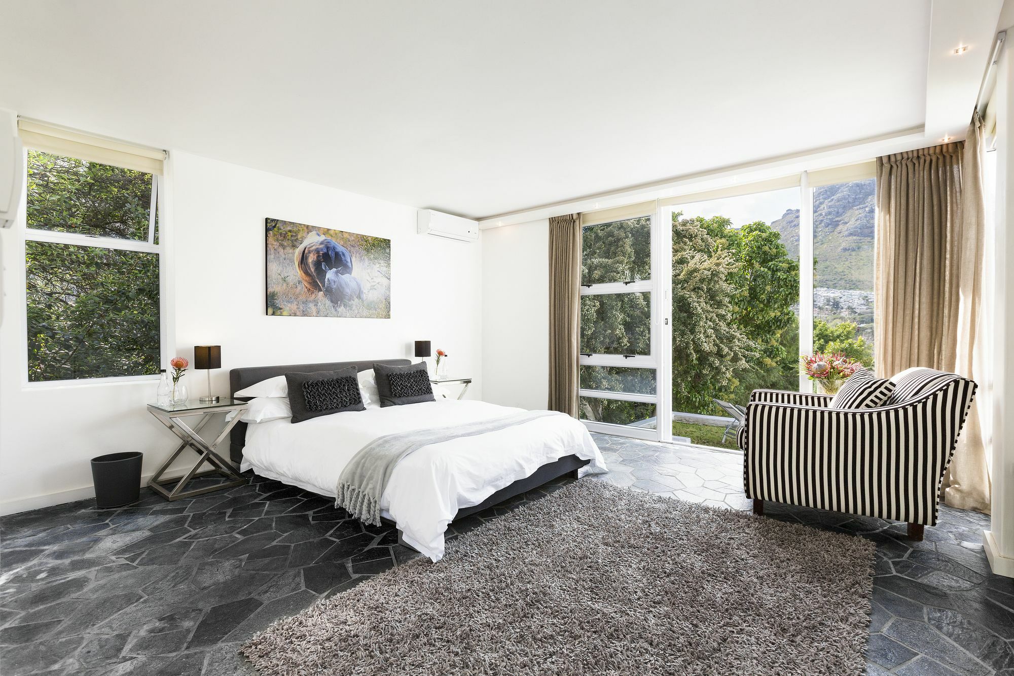Cube Guest House Хаут Бей Екстериор снимка