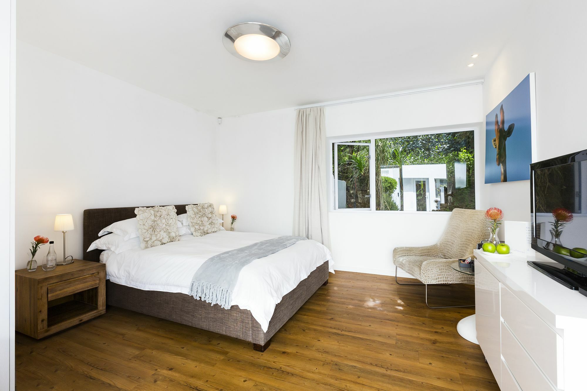 Cube Guest House Хаут Бей Екстериор снимка